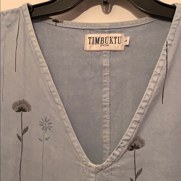 Timbuktu Sleeveless Top in Artsy Chambray Cloth. - Picture 2 of 9
